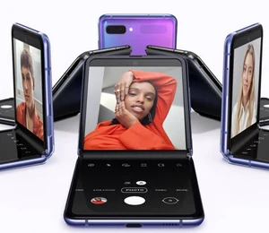 Galaxy Z Flip : notre prise en main vidéo du nouveau smartphone à écran pliable de Samsung